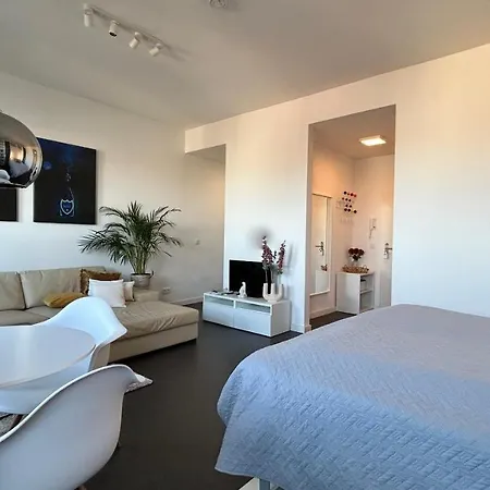 Skyview Studio At Kreuzberg-mitte Appartement Berlin