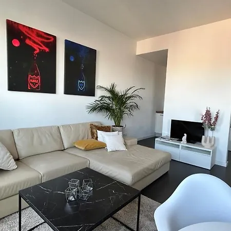 Skyview Studio At Kreuzberg-mitte *