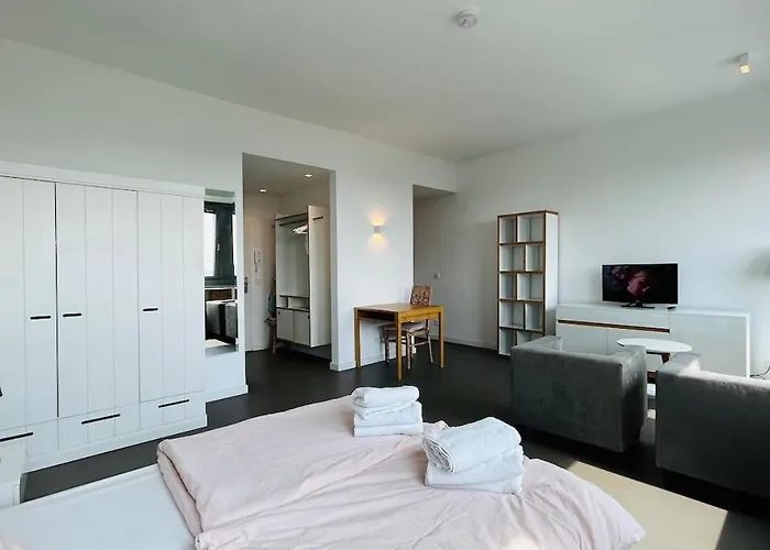 Skyview Studio At Kreuzberg-mitte *